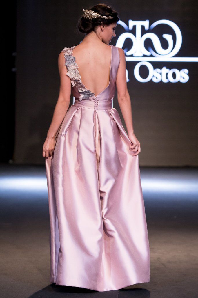 La invitada perfecta se viste de rosa cuarzo - Diseñadora Sara Ostos